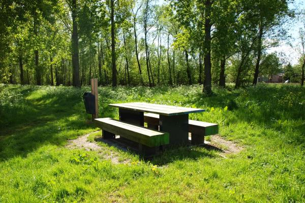 Nieuw terreinmeubilair in Park Hitland